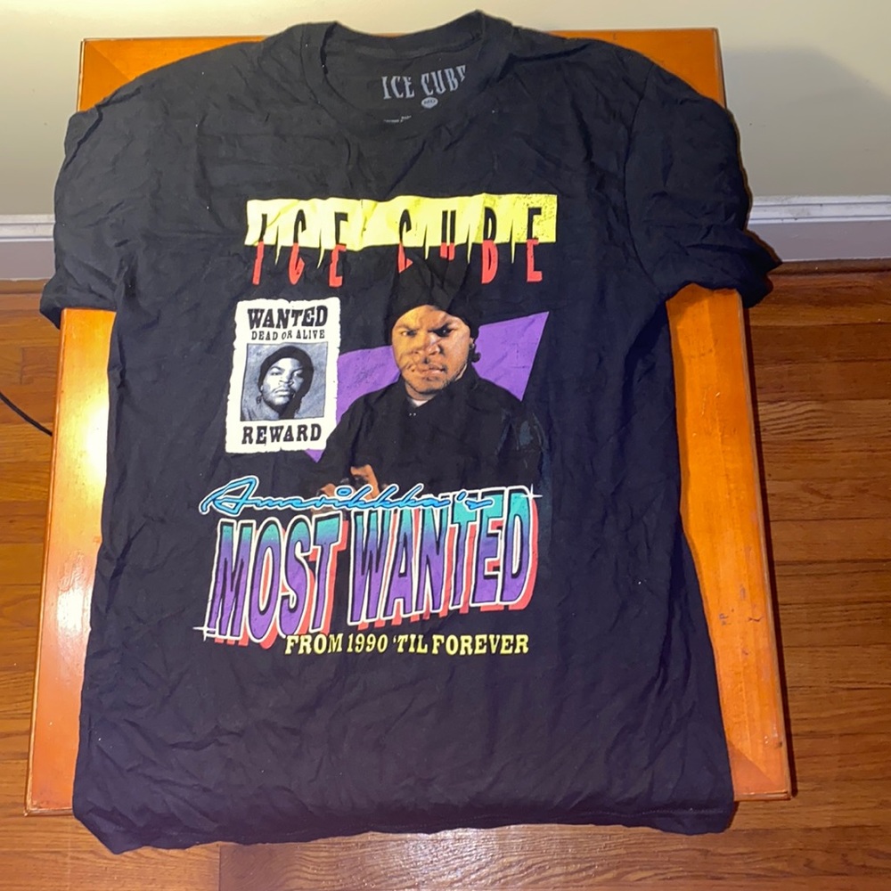 Graphic tee